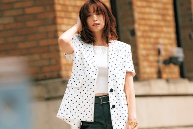 40代のデニムコーデ、正解の“足元”は？今夏は「ヒール」人気が大復活！