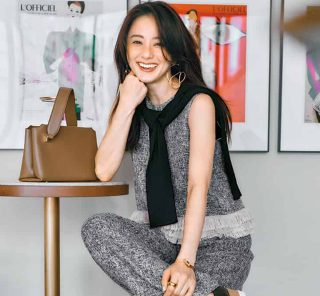 40代の【ランチ会トップス】正解は？シックに着映える“モノトーン”がちょうどいい！