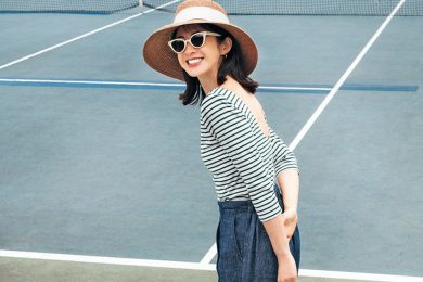 ランチ会や休日お出かけに着映える、40代の「キレイめデニムコーデ」トレンド2選
