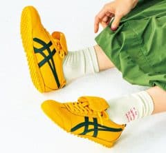 オニツカタイガーの大人気モデルも!「実は雨対応スニーカー」最旬トレンド〈3選〉