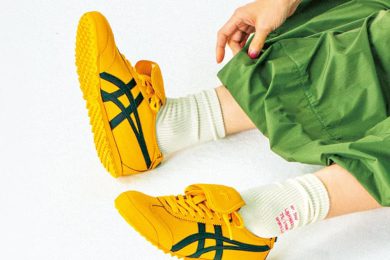 オニツカタイガーの大人気モデルも！「実は雨対応スニーカー」最旬トレンド〈3選〉