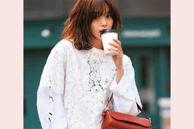 「40代のデニムには、甘さが必要」蛯原友里さんと見つけた、理想的コーデ