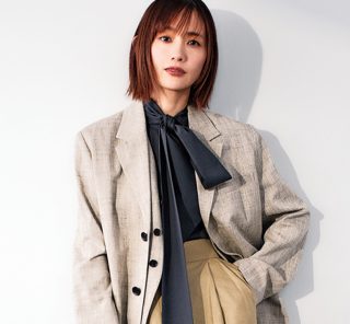 中村ゆりさん44歳、俳優歴20年「私は天才型じゃないから」その自覚が生んだ、仕事の姿勢と服選び