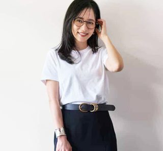 40代「無地Tで垢抜けてる人」がしているテク5選。袖まくり、色選びetc.〈SNAP〉
