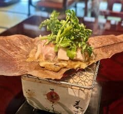 【東京で旅気分】「うかい鳥山」の合掌造りで味わう特別ランチで、伝説の名物料理を堪能