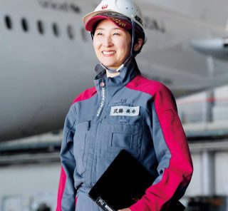 女性の最高責任者は初…JAL航空整備士「極限の現場。でも、生まれ変わってもまたこの仕事をしたい」