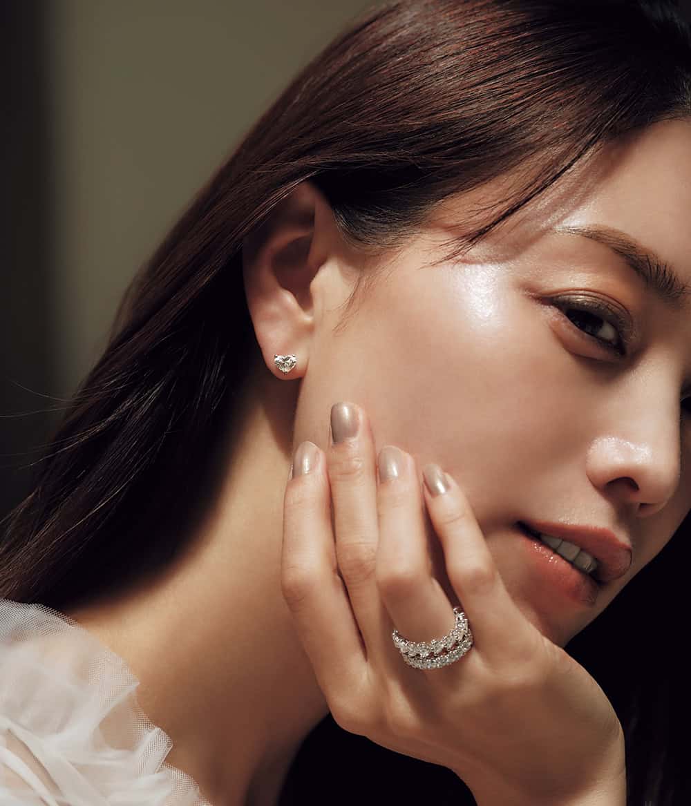 蛯原友里さんが着けこなす！40代の「品格ジュエリー＆ウォッチ