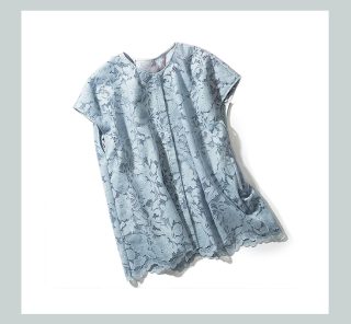 パンツ派40代が、1着で今夏らしく華やげる！【レーストップス】大人好みの〈3選〉