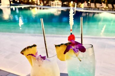 一週間駆け抜けたご褒美！金曜夜のママOFF時間、今夏は“プールサイド”が新定番＜ヒルトン東京ベイ＞