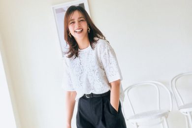 今夏大流行中【ハーフパンツ】40代が選ぶなら断然「黒」！少年感の出ない足元の正解は？