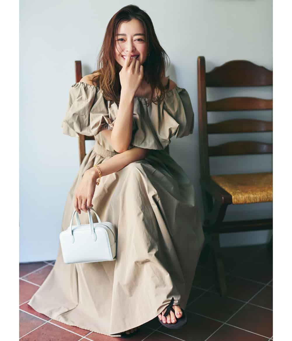 松本莉緒 オフショルダーワンピース コーデ