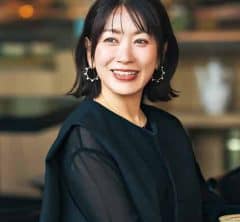 40代の“垢抜けてる人“SNAP。【シアー素材×構築的ジレ】でここまで上品見え!