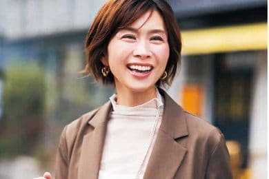 40代の“垢抜けてる人”SNAP！「大ぶりゴールドピアス」でここまで洒落る！