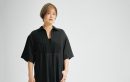 田中美保 黒ワンピース コーデ