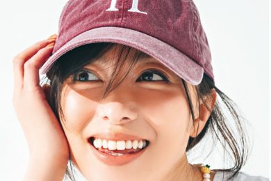 「オシャレ40代は、白Tに何を合わせてる？」コーデが華やぐ【夏小物】9選〈サングラス、ストールetc.〉