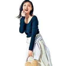 【脱・無難】カジュアル派40代が頼れる「ぺたんこサンダル&かごバッグ」特集〈8選〉