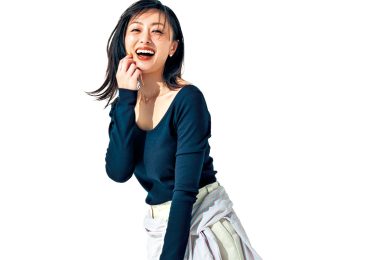 【脱・無難】カジュアル派40代が頼れる｢ぺたんこサンダル&かごバッグ」特集〈8選〉