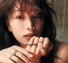 蛯原さんも誕生日に購入【ブシュロン】のジュエリー。40代に”品を宿す”名品は？