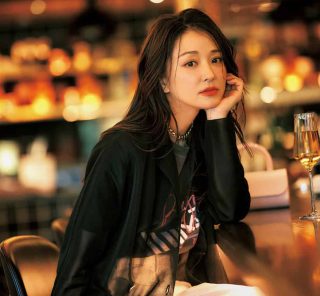 「Tシャツ1枚だと地味…」な40代に！コーデが即垢抜ける【薄手羽織り】3選