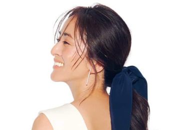 大人の「ポニーテール」が一気にオシャレに！最旬【ヘアアクセ】3選〈シュシュ、スカーフ〉