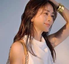 「夕方にはうねり、パサパサ…」を解消！40代の夏髪がまとまる【ツヤ出しスプレー】は？