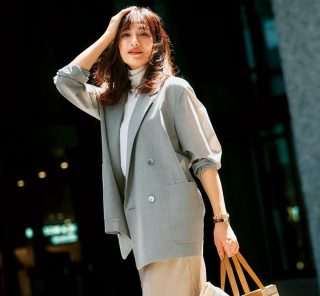 【お仕事ジャケット】の正解が「黒以外」に変わった！威圧感のない最旬カラー3選