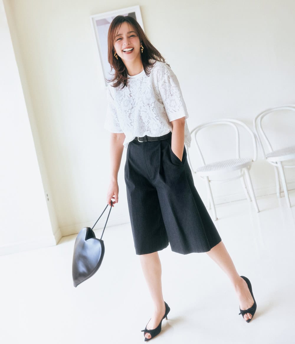 加藤ローサ レーストップス ハーフパンツ パンプス ハート型バッグ コーデ