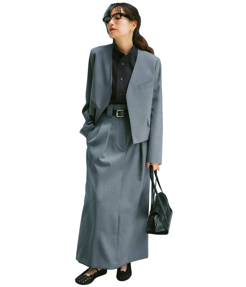 佐田真由美 グレージャケット グレーロングスカート メガネ 通勤コーデ