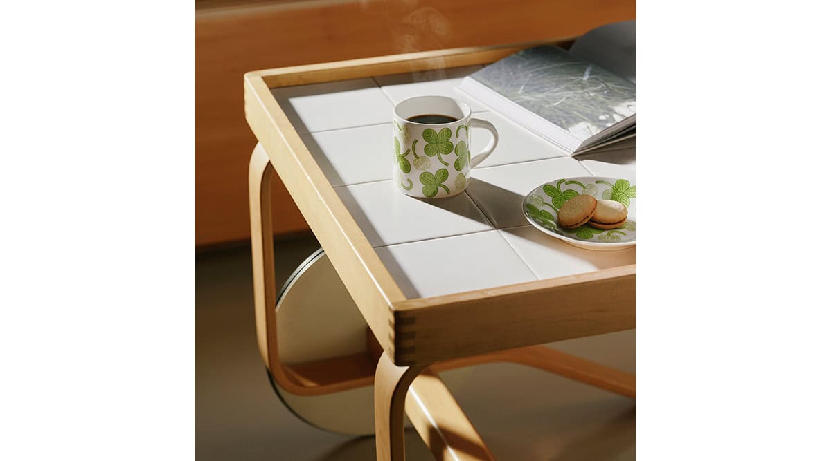 「アピラ」マグ、プレート