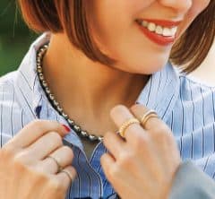 この夏は【キラキラアクセサリー】で圧倒的に垢抜ける!40代に人気の〈形・素材〉SNAP4選