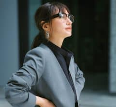 【40代のお仕事コーデ】信頼感を得るジャケットは脱・黒&バランス刷新で今どきに