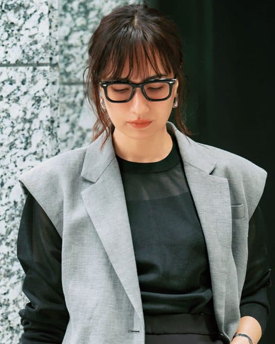 【40代のお仕事コーデ】美脚パンツ×ジレで細見えもシゴデキ感も手に入る