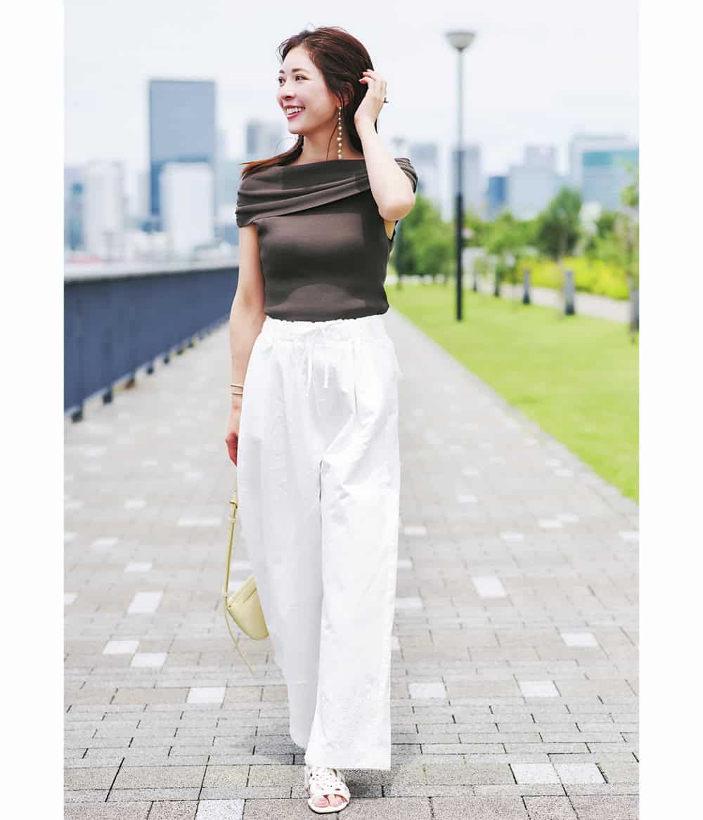 西山真以 ブラウンニット レースドッキングデニムパンツ コーデ