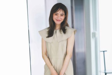 着るだけで即・スタイルアップ！「体型を拾わない」40代の【着痩せオールインワン】３選