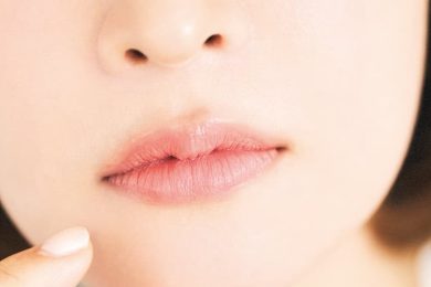 【韓国コスメ】名品は？”唇の縦ジワ”も目立たない！韓国流「ふっくらリップ」の作り方