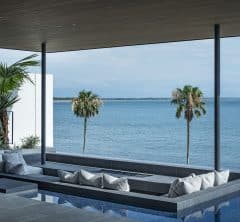 アップデートされた「NOT A HOTEL AOSHIMA」で叶える、極上の休日とは