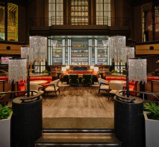 スワロフスキー輝くバーで世界基準のカクテルを。今だけ飲める「特別な一杯」とは？【ハイアット リージェンシー 東京】