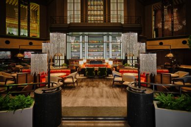 スワロフスキー輝くバーで世界基準のカクテルを。今だけ飲める「特別な一杯」とは？【ハイアット リージェンシー 東京】