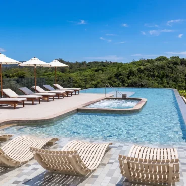 【BLISSTIA SUITES&RESORT 沖縄恩納村】の1泊ペア宿泊券を1名様にプレゼント!