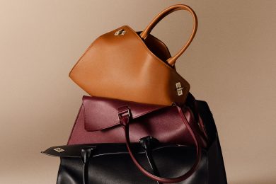 【カルティエ】名品「クラッシュ ドゥ カルティエ」のジュエリークラスプが煌めく新作トートバッグが発売！
