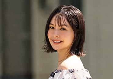 「ストレスフリーが鉄則」40代読者モデルの【一軍ワイドパンツ】5選。洒落見えする形は？
