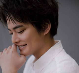 中山優馬さん（32）【特別カット集】心まで見透かすような圧倒的目力と、力を抜いた笑みのギャップをお届け