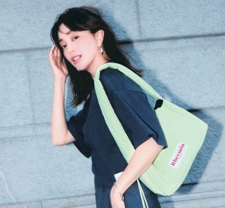 シンプルコーデ派にこそ推したい！【韓国発カラーバッグ】をオシャレのカンフル剤に