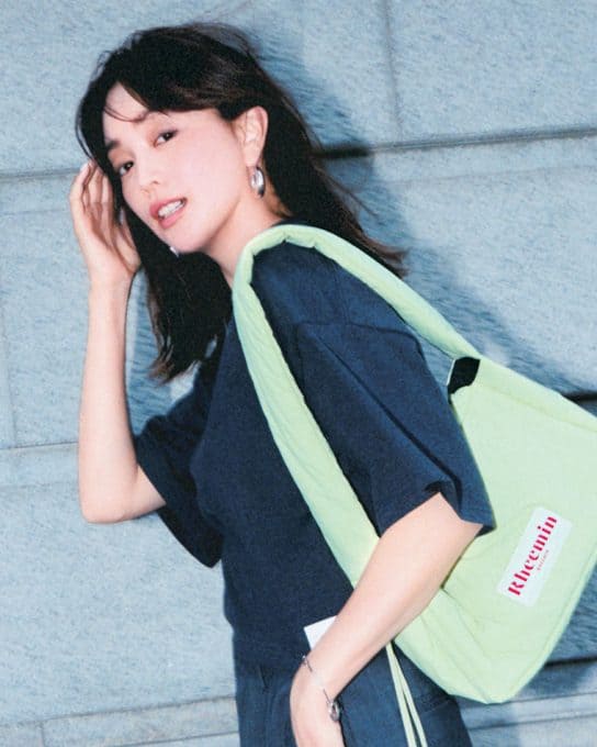 シンプルコーデ派にこそ推したい！【韓国発カラーバッグ】をオシャレのカンフル剤に