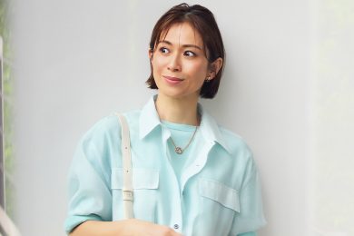 【40代のお仕事コーデ】シアーシャツにミントをIN 知性と爽やかさをのぞかせて