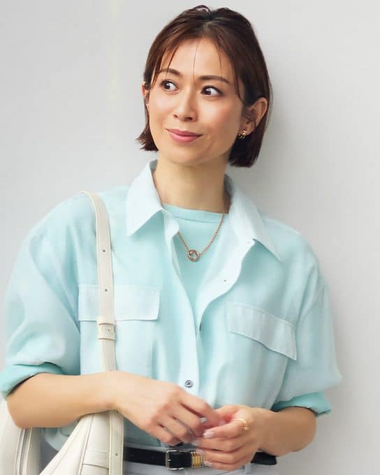 【40代のお仕事コーデ】シアーシャツにミントをIN 知性と爽やかさをのぞかせて