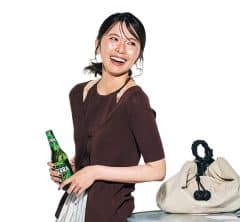 体形を拾わない“週3で手が伸びる”40代の「ワイドパンツコーデ」<3選>