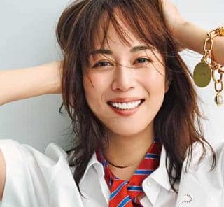 ”10年以上愛せる”が基準。【今年40歳】女優・比嘉愛未さん、「究極のファッション軸」