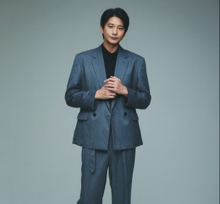 【特別カット集】向井理さん、スタイル際立つ全身ショットから端正な横顔まで
