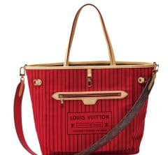 「黒・ネイビーコーデ」を格上げするのは赤！【バッグ＆ベルト】名品〈大草直子さんおすすめ〉
